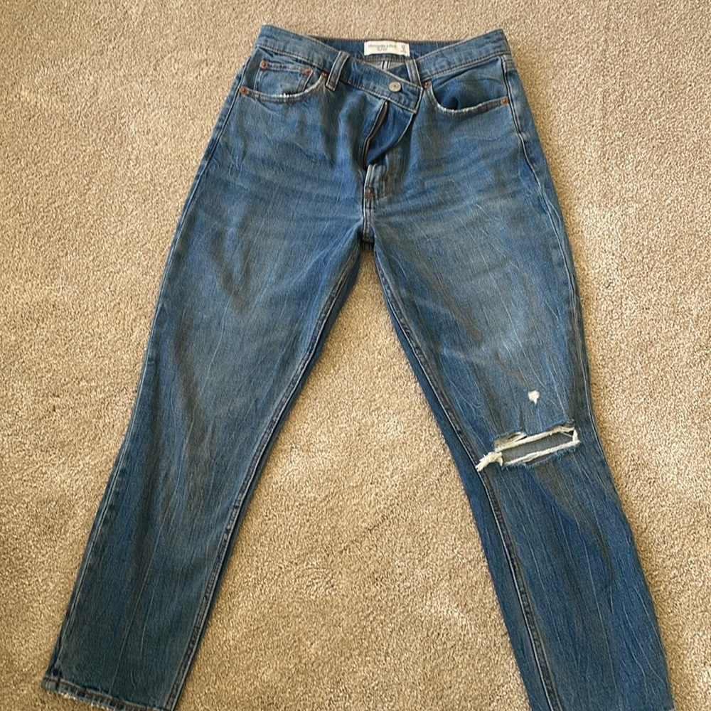 Abercrombie The Skinny High Rise Jean